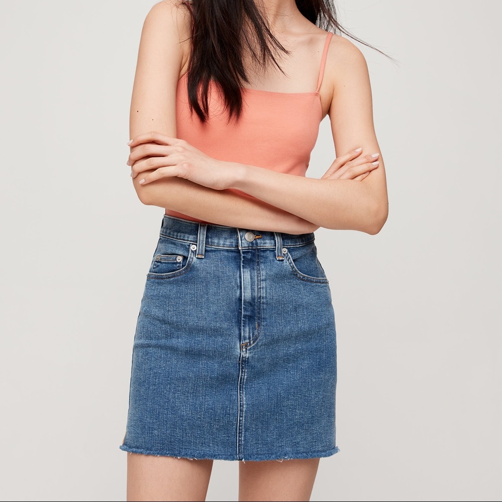 Aritzia wilfred free medium wash denim skirt